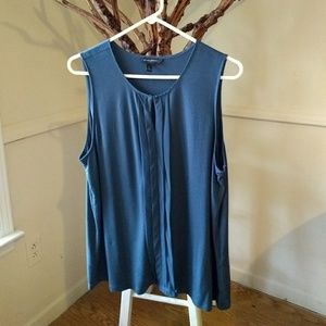 🤑OFFERS ONLY✌️Banana Republic Tank Top